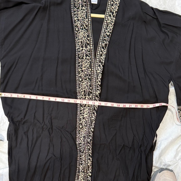 Elegant Black and White Women's Robe / swim cover up - Picture 9 of 10